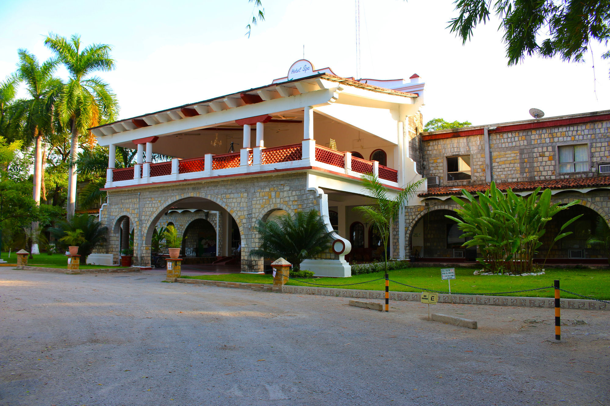 Hotel Spa Taninul Los Puentes ภายนอก รูปภาพ